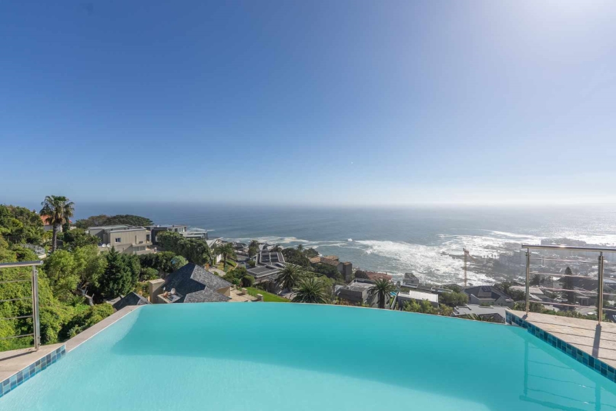 8 Bedroom Property for Sale in Bantry Bay Western Cape